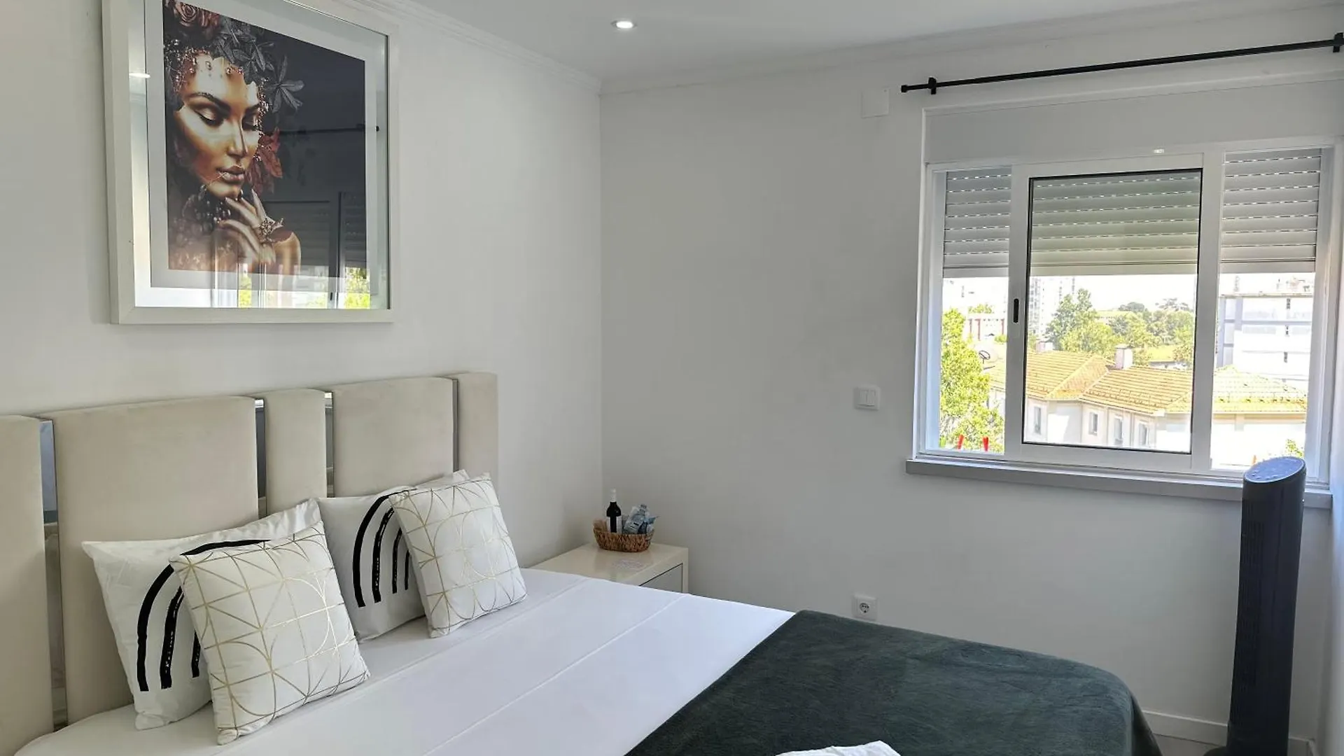 Airport Room Lisboa 0*,  葡萄牙